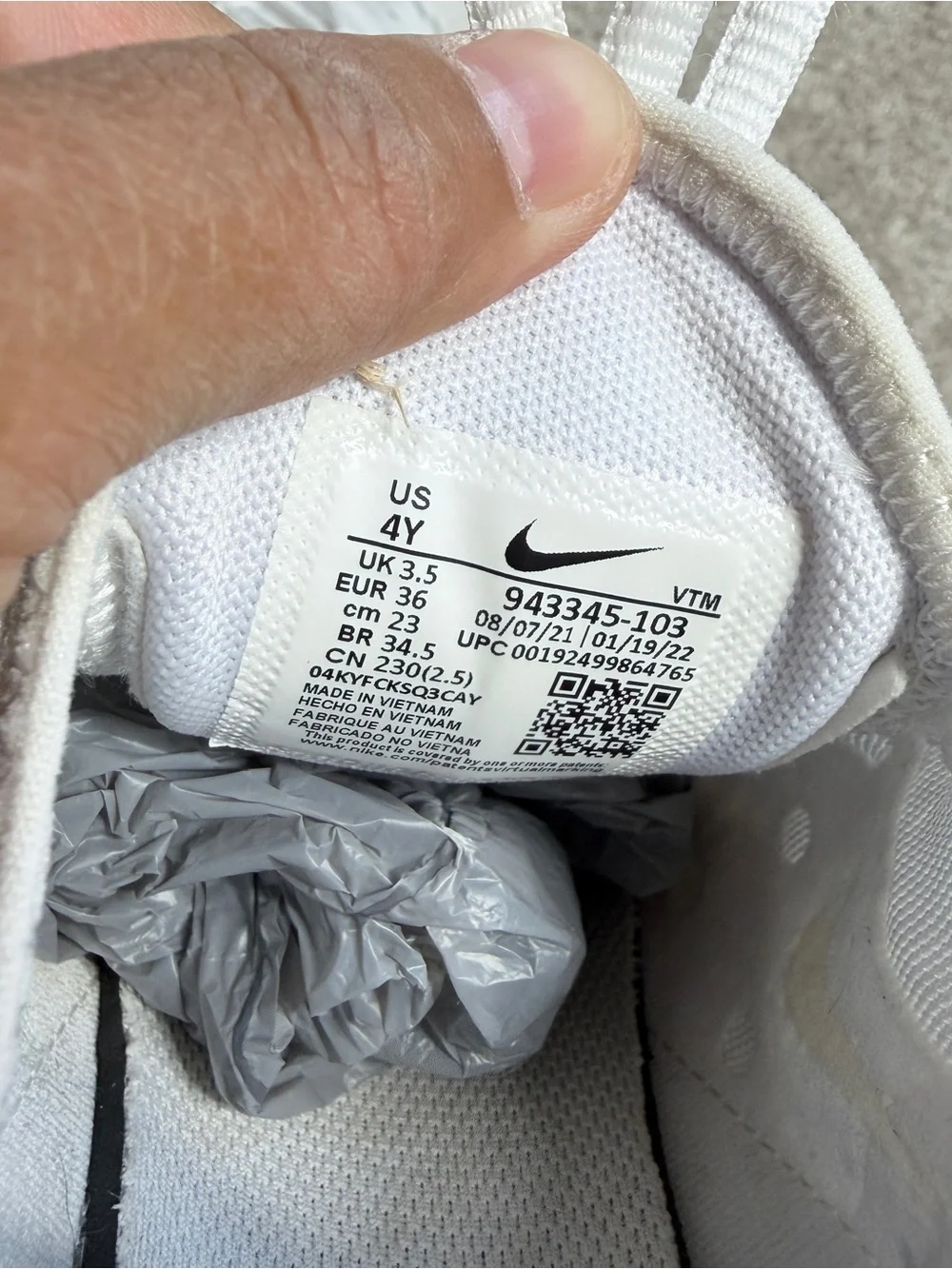 Nike Kids Youth Air Max 270 Trainers Sneaker Shoes in White 4Y